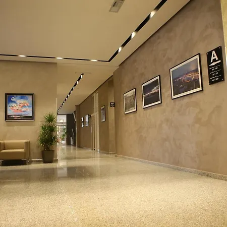 Hotell Twin Towers & 4*