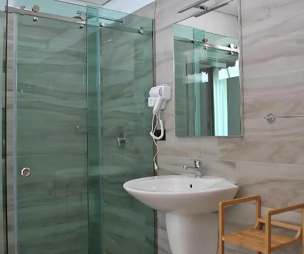Hotel Twin Towers & 4*