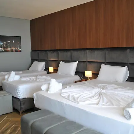 Twin Towers City&beach 4*
