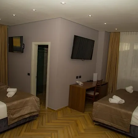 Twin Towers City&beach 4*