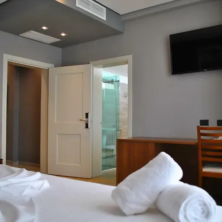 Twin Towers City&beach Hotel Shëngjin