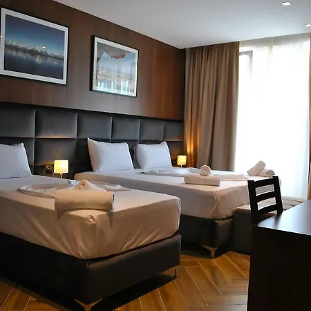Twin Towers City&beach 4*