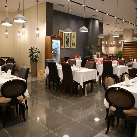 Twin Towers City&beach Hotel