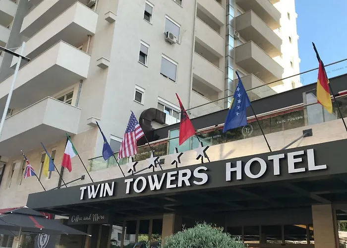 酒店 Twin Towers & 4*